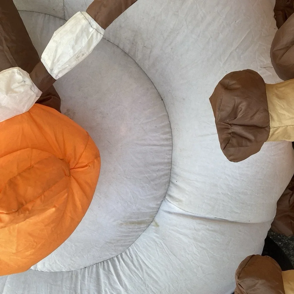 Santa & Reindeer Bonfire Inflatable / 63